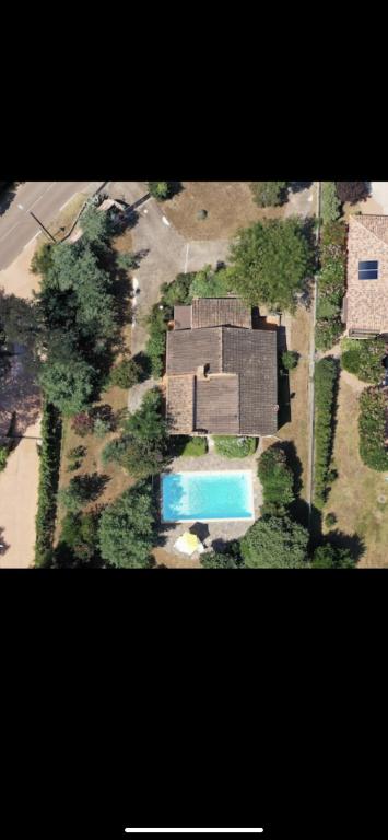 Villa privée dans un cadre verdoyant , piscine et grand jardin - Chambres d'hôtes Porto-Vecchio