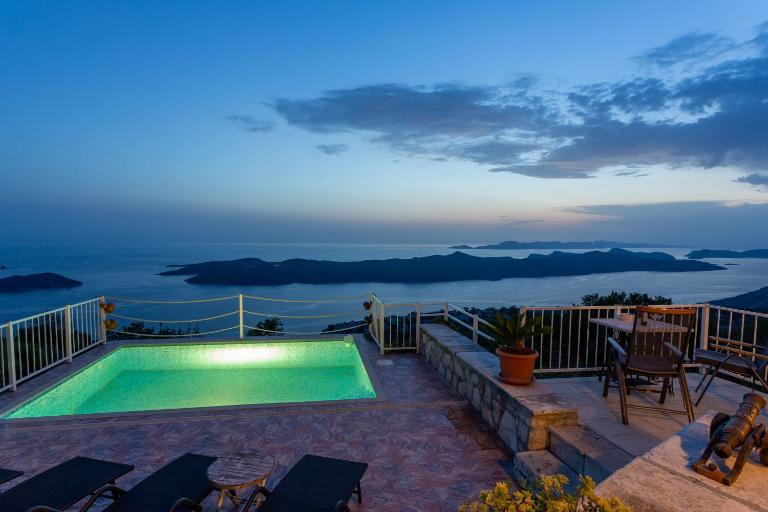Village house Ana Dubravica - B&B Dubravica