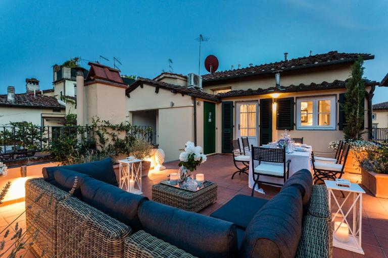 Casa Ottone - Residenze Seicento - A superb bright flourish apartment with grand terrace inside Lucca City Centre - B&B Lucca