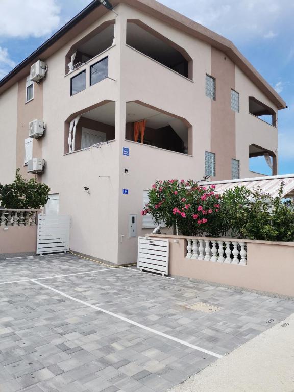 Apartment Robi - Bed and Breakfast Maslenica
