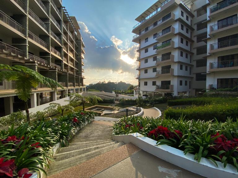 Bristle Ridge 2 bedroom Panoramic View - B&B Baguio City