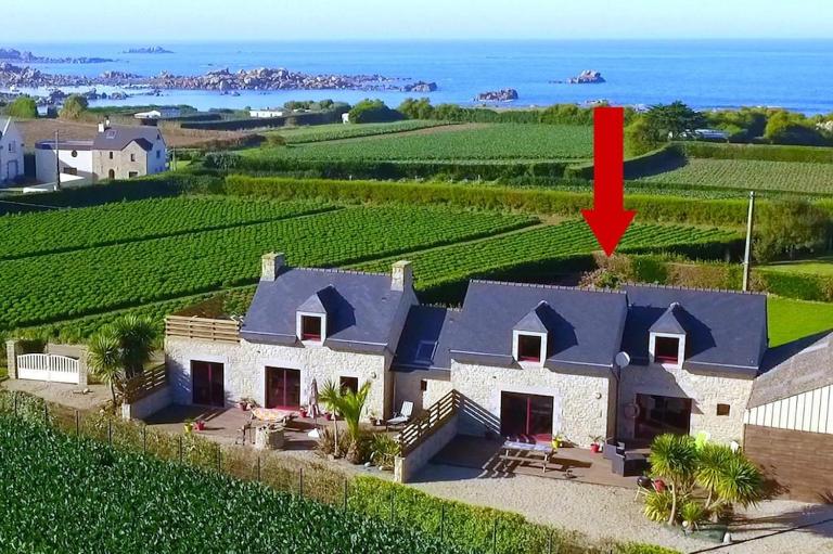 Stone House in Cléder near Sandy Beach - Chambres d'hôtes Cléder