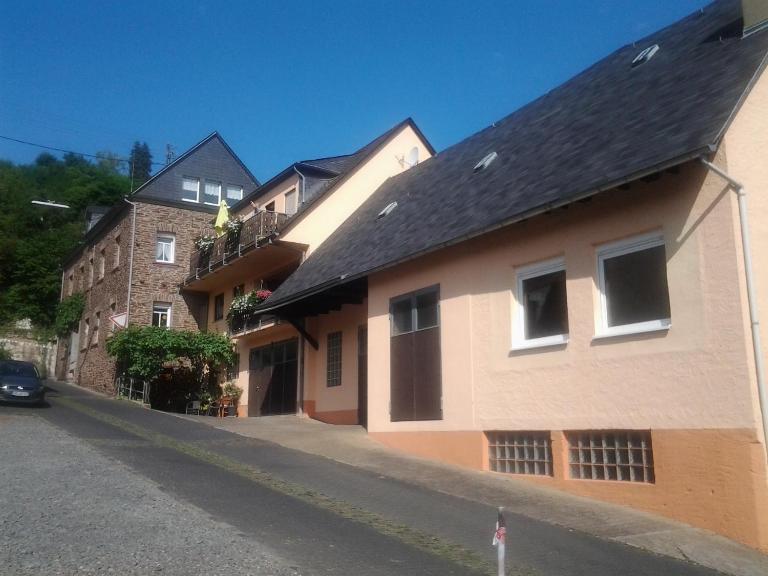 Weingut-Gästehaus Karl Otto Nalbach - B&B Briedel