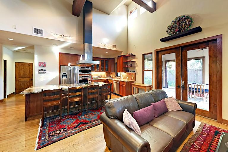 Relaxation Gem - B&B Austin