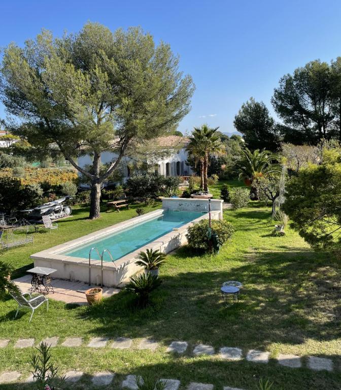 Le poisson qui recule - Maison et piscine dans parc arboré proche mer - B&B Sanary-sur-Mer