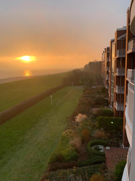 Studio mit Meerblick und großer Loggia - Direktzugang zur Nordsee - Bed and Breakfast Wilhelmshaven