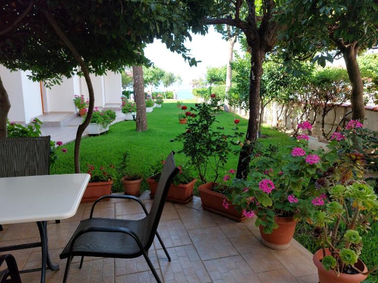 Posidonia Pension - Ferienwohnung Amárynthos