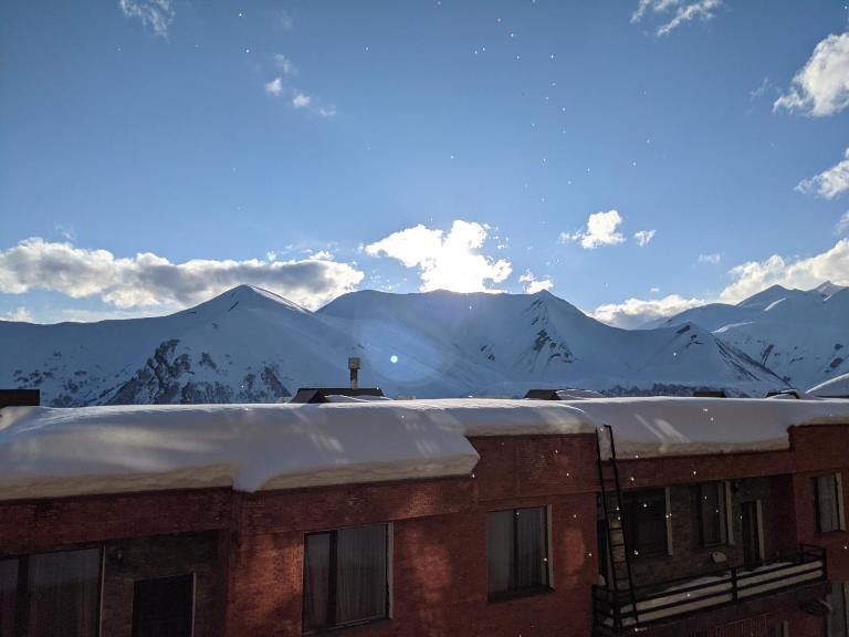 Club 2100 Ski in Studio - B&B Gudauri