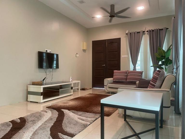 VISTANA INDAH HOMESTAY - B&B Alor Setar