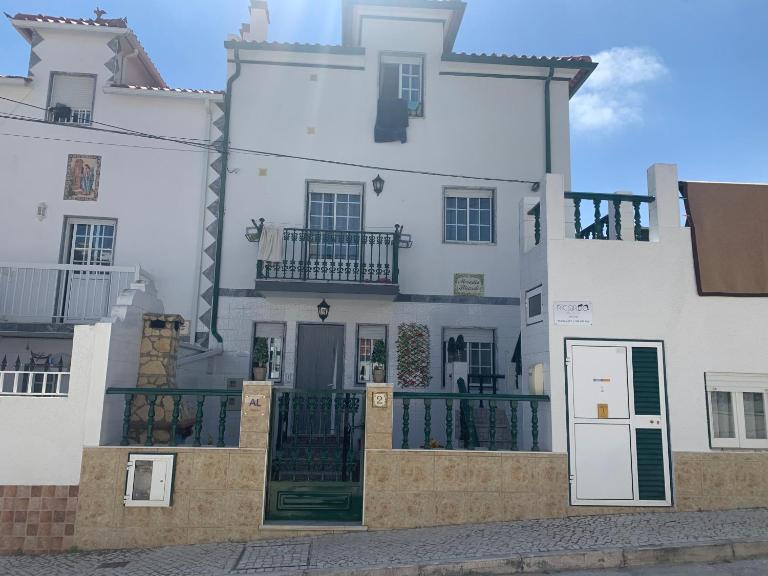 Moradia Ricardo - Nazaré - B&B Nazaré