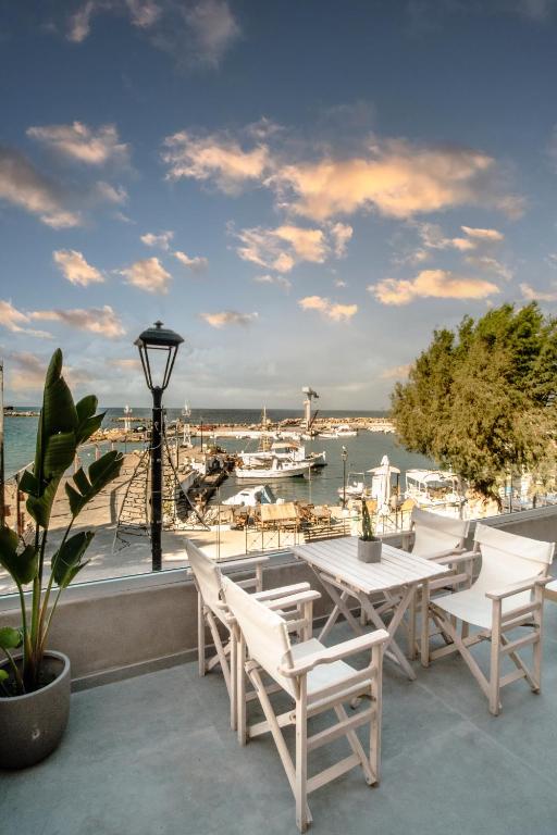 Fragios Beach House - B&B Chania