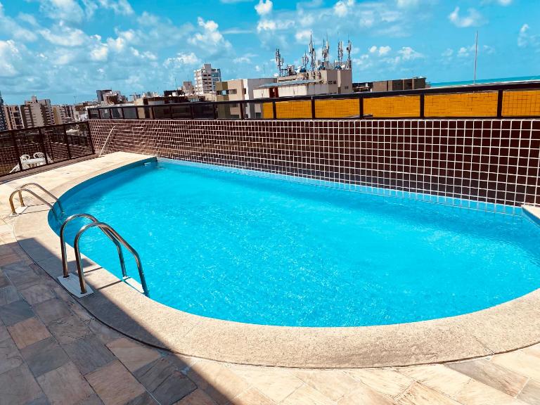Perto da Praia e Piscina na cobertura - B&B Maceió