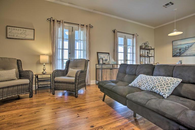 Water Views & Private Dock! Madisonville Townhome - Ferienwohnung Madisonville