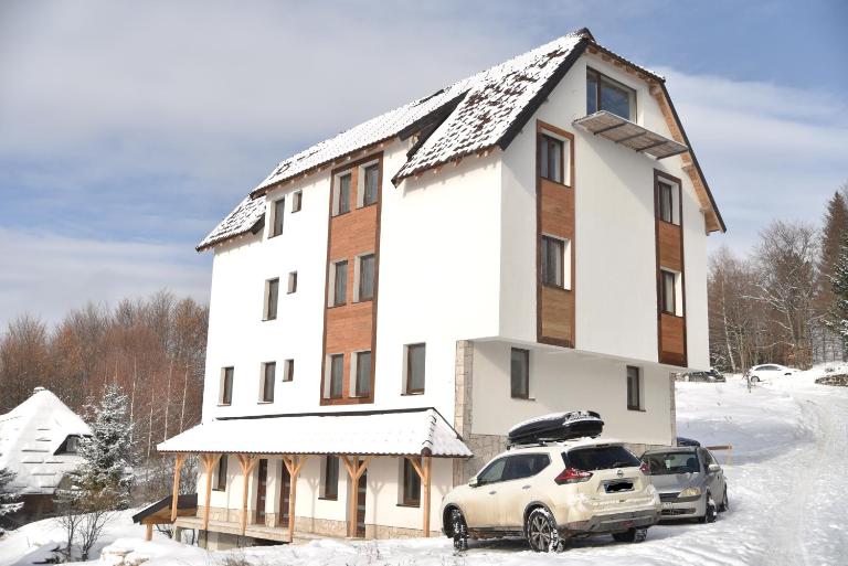 Pegaz Premium Apartman Privatan Parking - Chambres d'hôtes Kopaonik