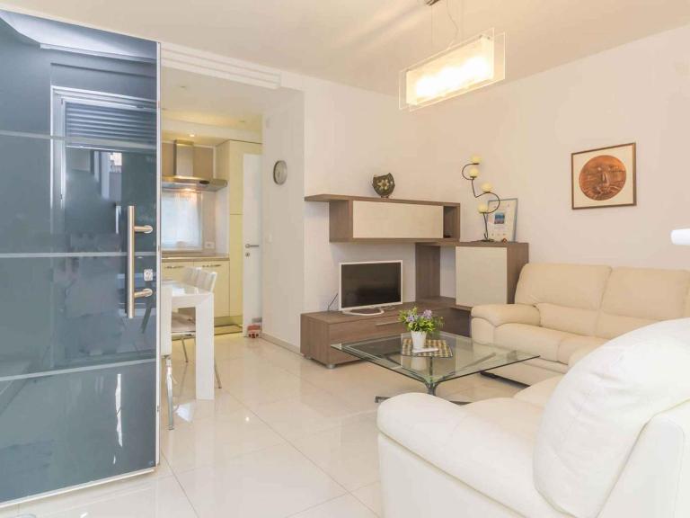 Apartment in Njivice - Insel Krk 42230 - B&B Njivice
