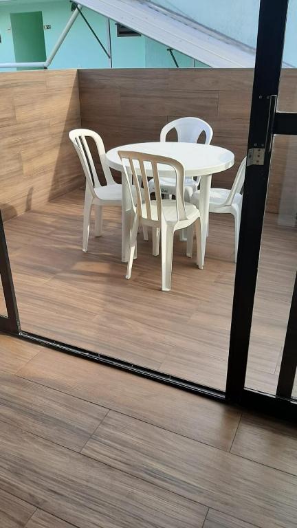 Excelente apto em Caiobá a 3 quadras da praia! - Chambres d'hôtes Matinhos