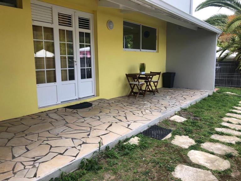 Confort et quiétude à la Michèle au Diamant - B&B Le Diamant
