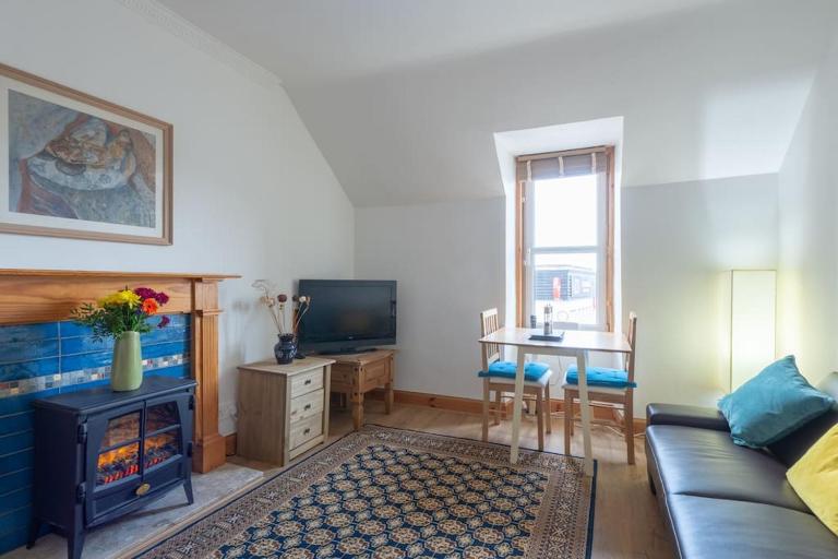 The 'Fairy Hill' Apartment - Ferienwohnung Inverness