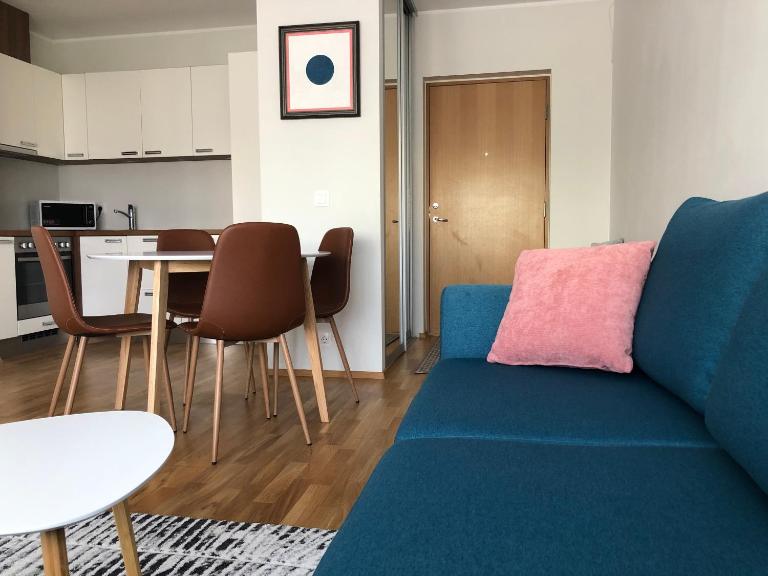 Modern one bedroom flat with sunset views, self check-in - B&B Pärnu