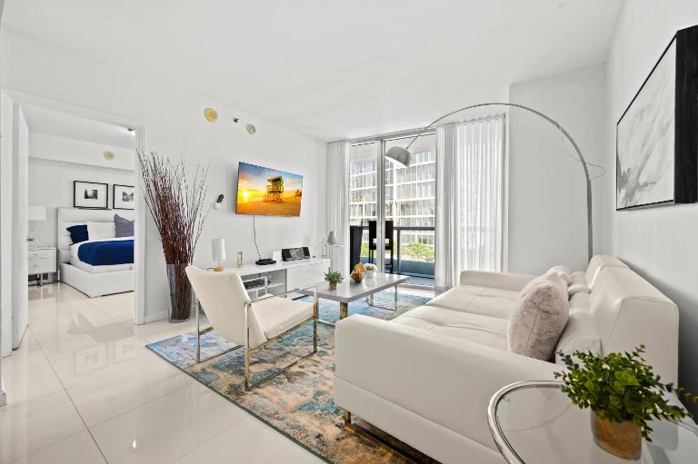 Luxury 1 BR Condo W Icon Brickell-Waterviews - B&B Miami