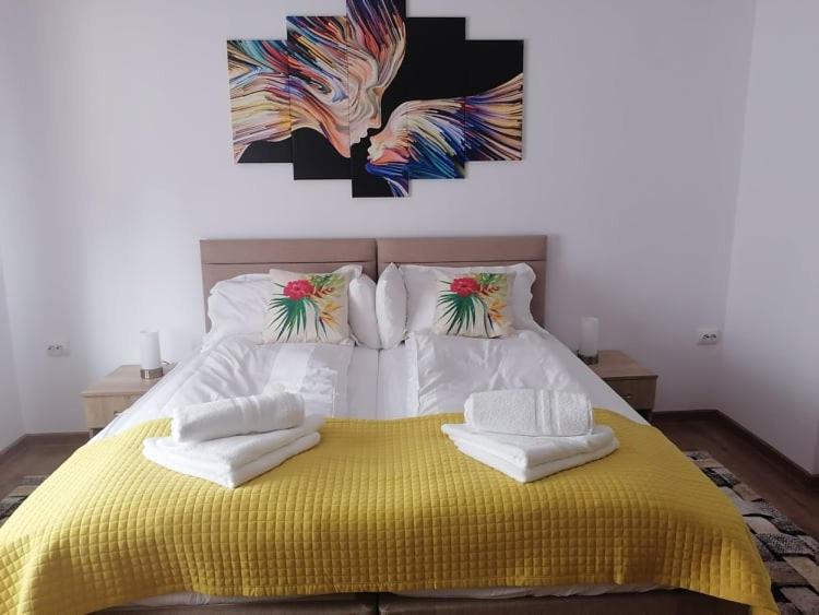 Happy House - B&B Hunedoara