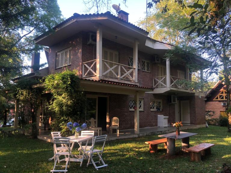 Casa do Bosque, espaçosa e confortável em condominio espetacular, 5 min centro! - B&B Gramado