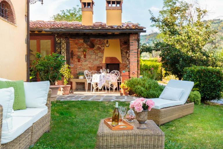 Rosyabate Cottage, with Private Garden and views between Lucca and Pistoia - B&B Santa Lucia