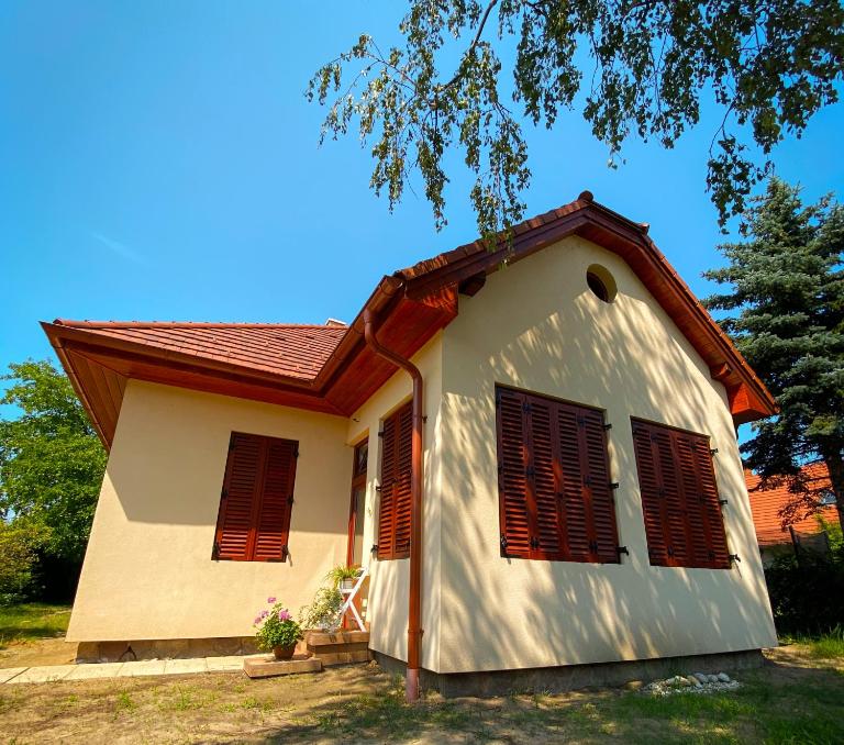 Eleonóra Villa - B&B Balatonlelle