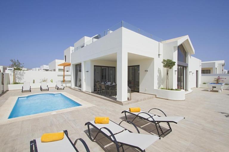 Luxury Villa Near beach 1km Swimming pool Tennis court Great for all ages - Ferienwohnung Playa Blanca
