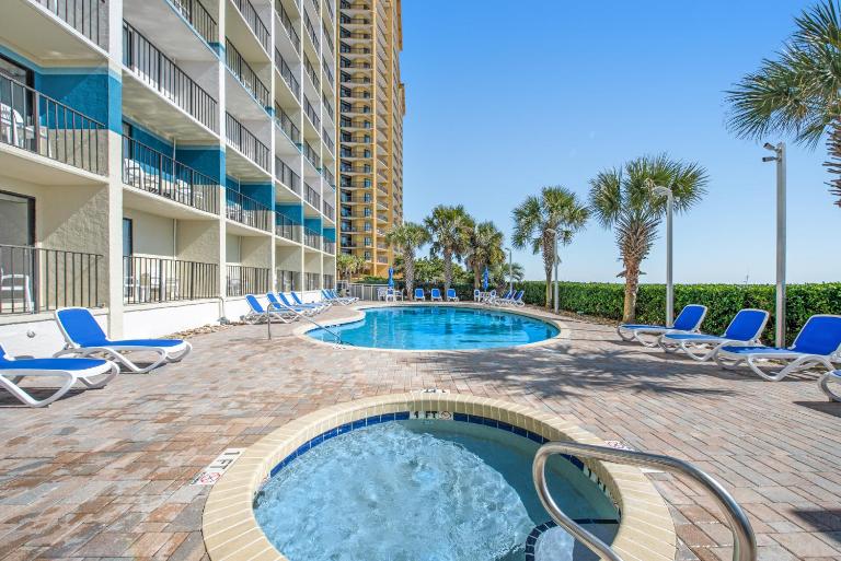 Carolinian Beach Resort - by Vacasa - B&B Myrtle Beach