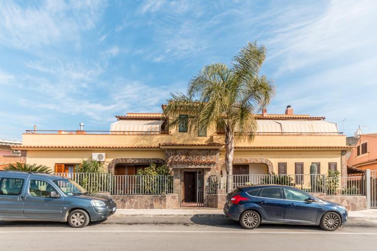 Yellow-house 100 meters from the sandy beach - Bed and Breakfast Avola