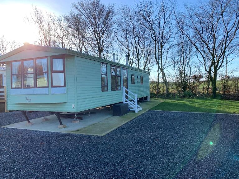 Fantastic Holiday Caravan on a small country site - B&B Whithorn