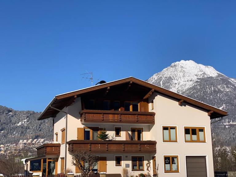 Gästehaus Hechenblaikner - B&B Maurach