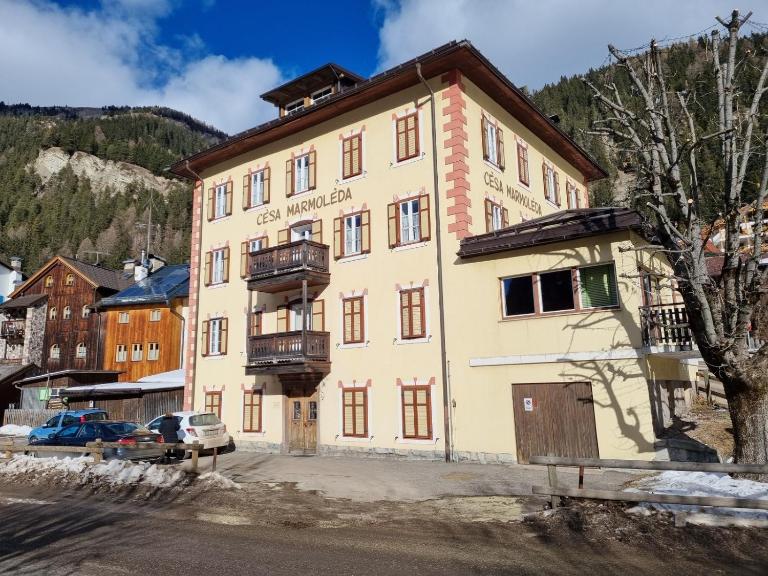 CHENINA - Ferienwohnung Canazei