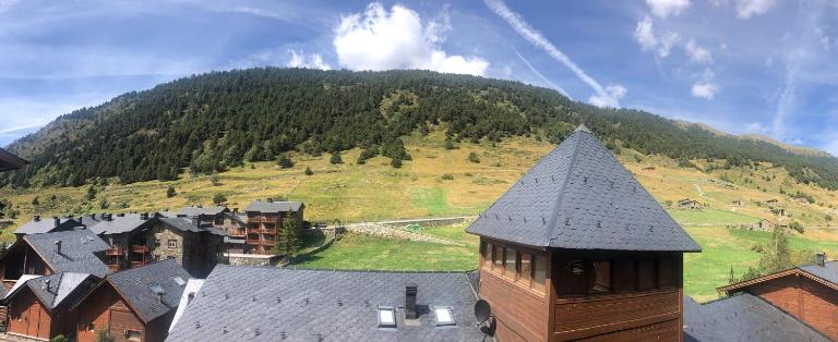 Casita de madera a Peu del Riu Incles - Sol y Nieve - Parking incluido - B&B Incles