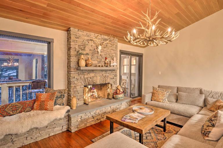 Riverfront Lincoln Condo: 1 Mi to Loon Mountain! - Ferienwohnung Lincoln