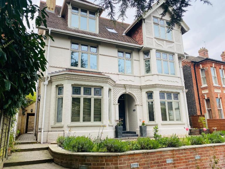 Luxury 2 bed Apartment-Golden Triangle w/ Parking - B&B Norwich