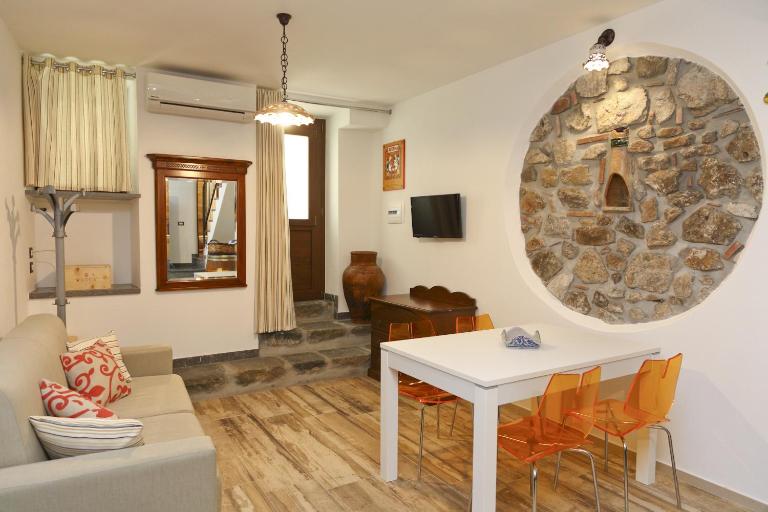 Wine House (by Vacation Service) - B&B Cefalù