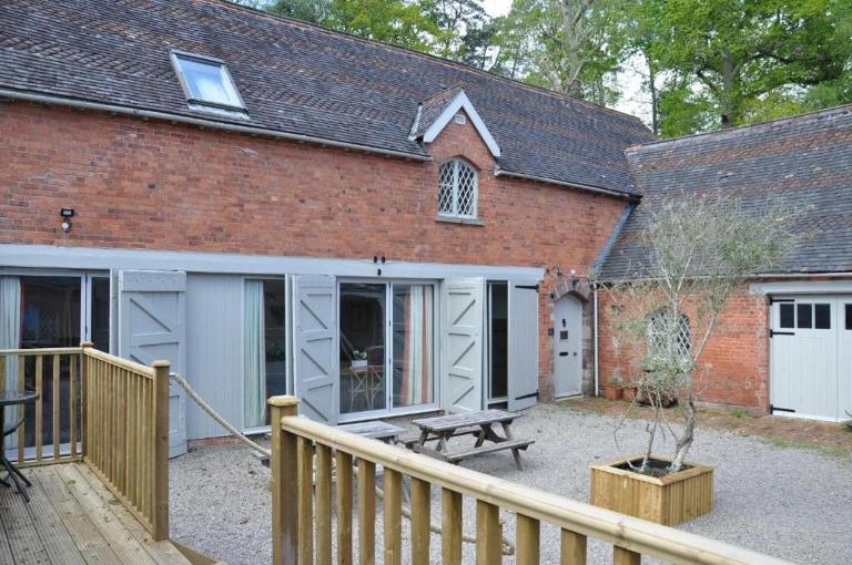 The Stables Apartment at Cefn Tilla Court, Usk - B&B Usk