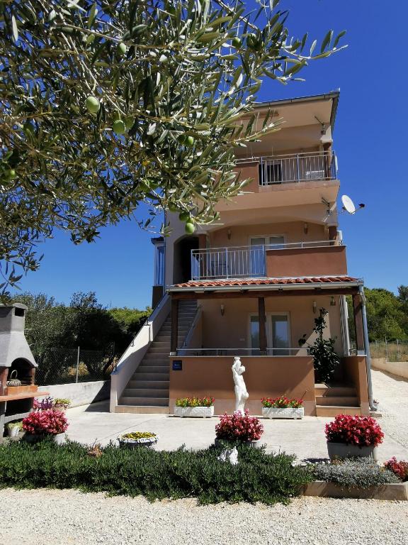Apartment Alena - Bed and Breakfast Bibinje