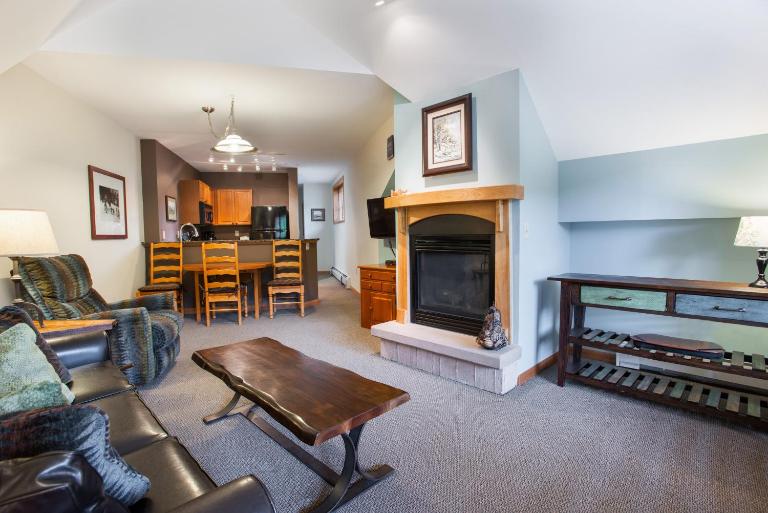 Zephyr Mountain Lodge, Condo - 2 bedroom Continental Divide Views Select Rated Condo 2608 - B&B Winter Park