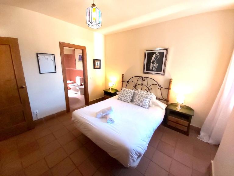Plaza Andalucía Edificio Enebro 4-6 pax - B&B Sierra Nevada