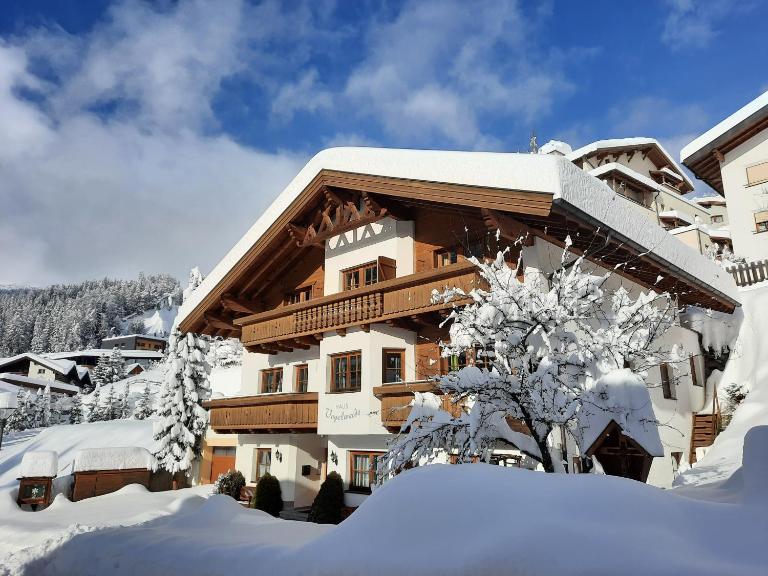 Haus Vogelweide - Bed and Breakfast Serfaus