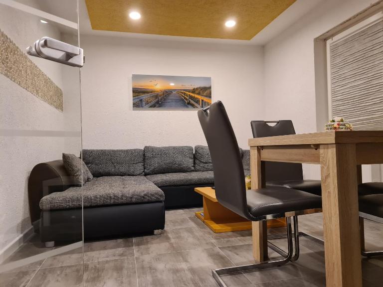 Exklusive moderne 2 Zi. Wohnung in ruhiger Lage - Bed and Breakfast Schechingen