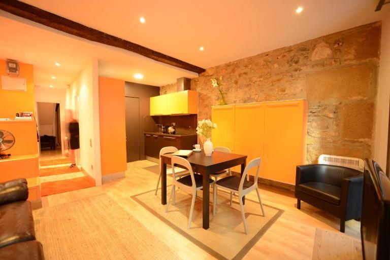 Go Donosti Santa Maria - Bed and Breakfast San Sebastian