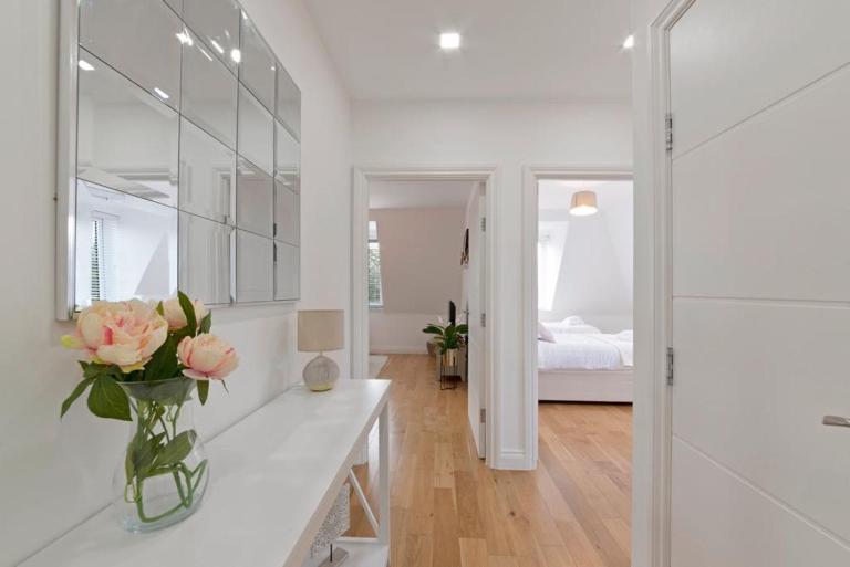 Spacious Two Bed loft Apartment - B&B Birchanger