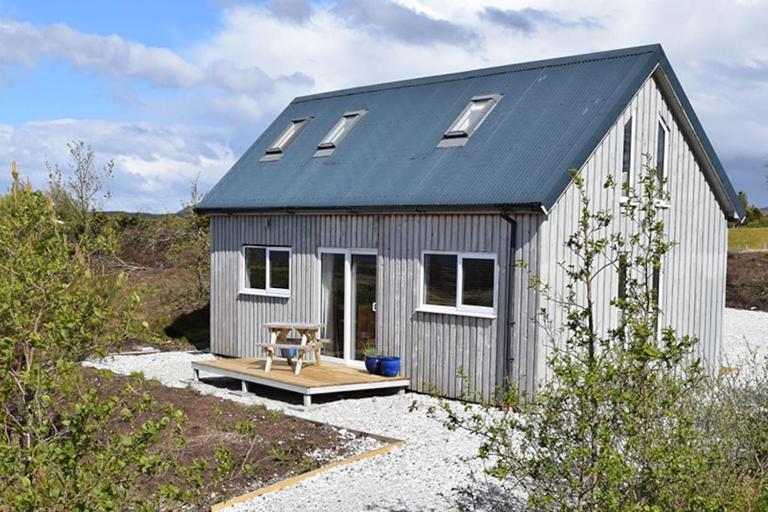 Tigh Eilidh (The Cabin on the Hill) - B&B Breakish