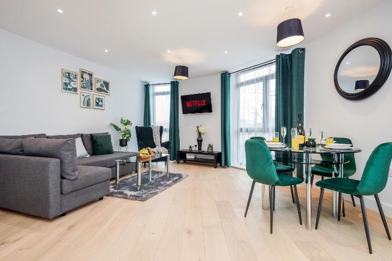 Watford Cassio Luxury - Modernview Serviced Accommodation - B&B Watford