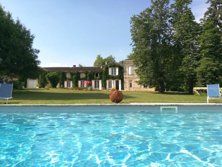 Domaine de Rateau - Ferienwohnung Bayas