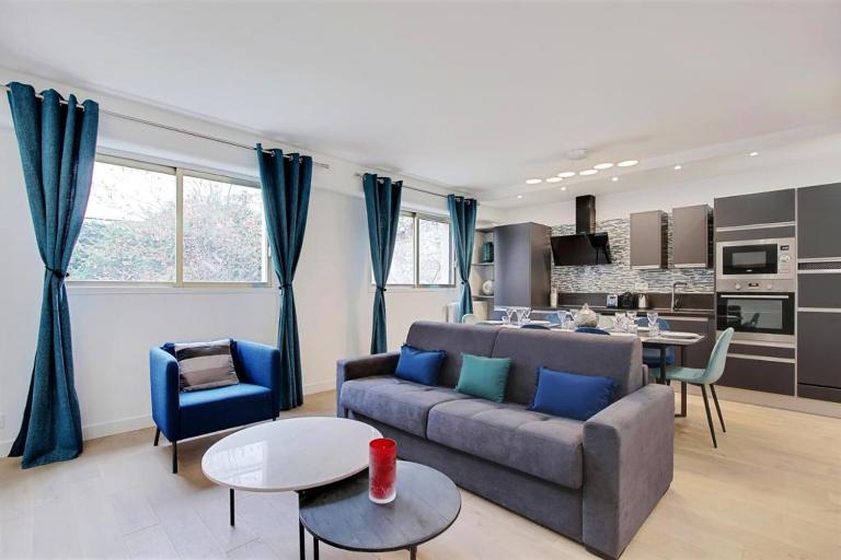 TROCADERO/ EIFFEL TOWER - 3 Bedrooms- All New! - Ferienwohnung Paris